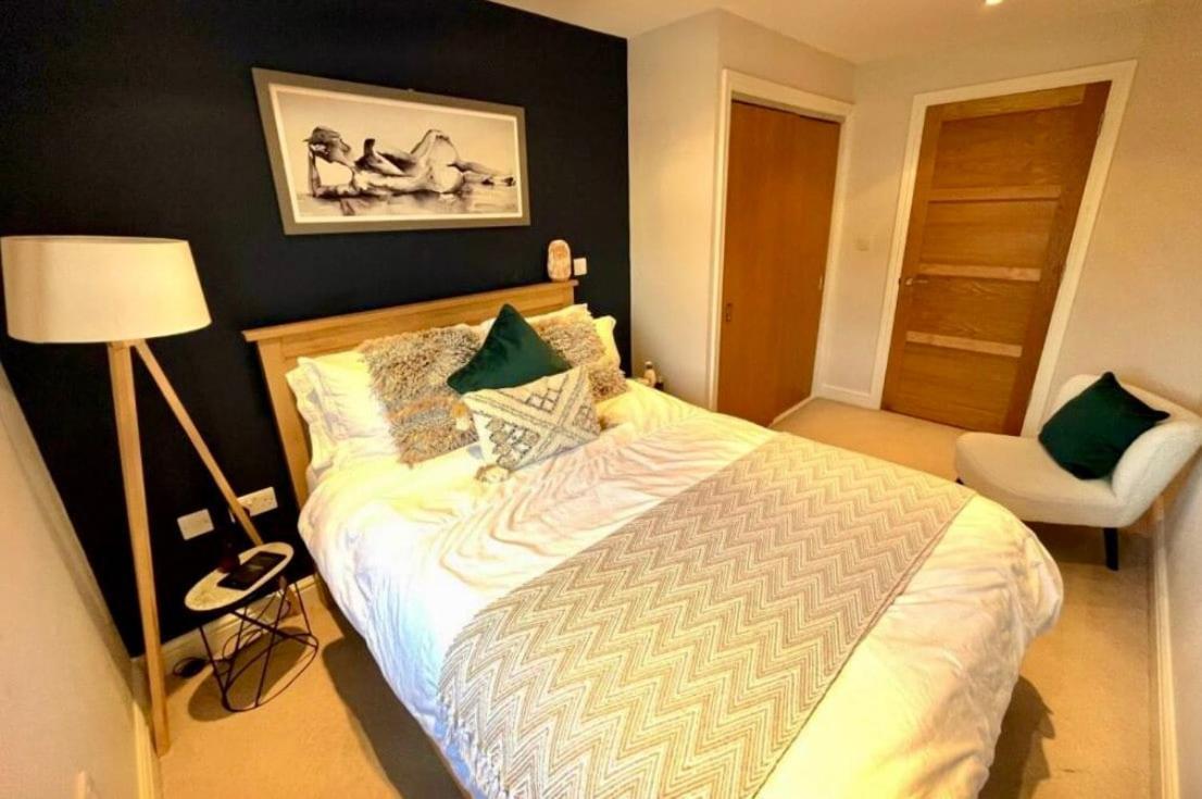 2 Bed, 2 Bath Apartment In Roundhay Leeds  Exterior photo